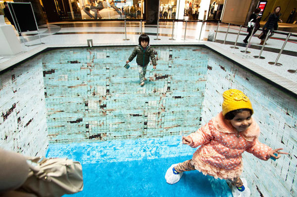 视觉错误创造 虚拟游泳池