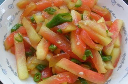 西瓜皮超级养生吃法，清热解暑又有美容功效！