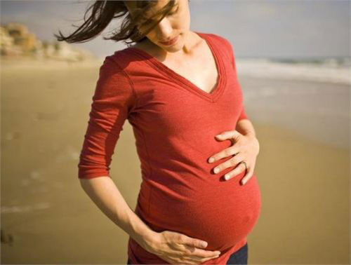 奇闻！美国少妇怀孕旅游时再度怀孕 世所罕见