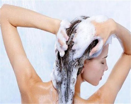 选择正确的方式洗头和护发