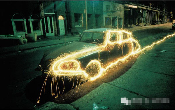 美国的Eric Staller艺术家创造有趣的被赋予生命的光影艺术