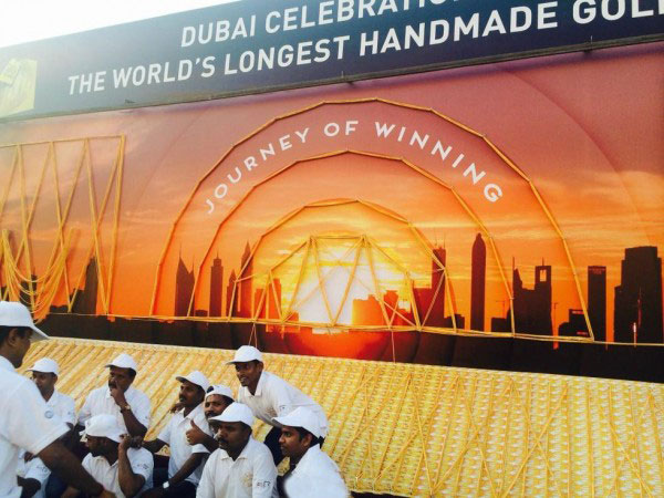 土豪！迪拜打造五千米长的黄金链子