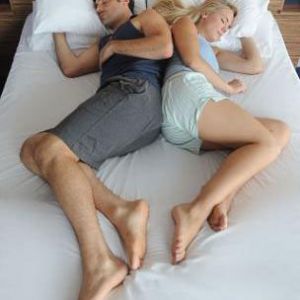 从睡姿看情侣之间的关系 看看你们属于哪种呢?
