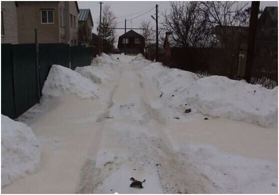 俄罗斯小镇突降橙色大雪,专家分析属于正常现象!
