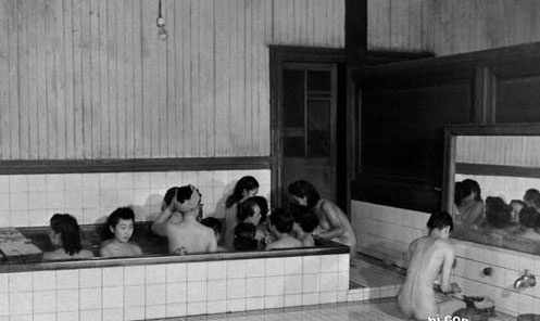 日本温泉男女混浴风俗揭秘超受欢迎