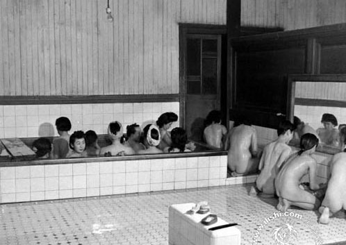日本温泉男女混浴风俗揭秘超受欢迎