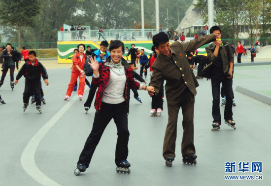 朝鲜现情侣街头接吻 恋爱观正开始发生变化