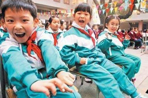 中国校服的百年变迁 是每一代人的青春记忆