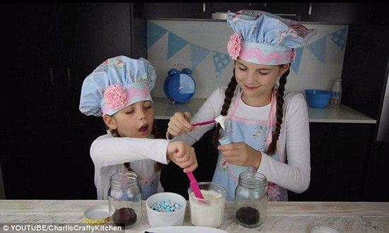澳大利亚两个小女孩网络教烘焙 月赚80万人民币(图)