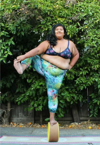 自信美:胖妹苦练瑜伽4年 做一个柔软的胖子