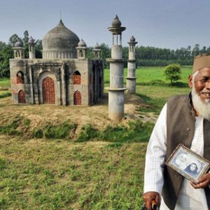 为纪念亡妻 印度80岁老人自己动手建“小泰姬陵”