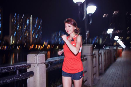 陕西女舞蹈老师夜跑遇难，女性跑友在夜跑中如何保证自己的人身安全呢？