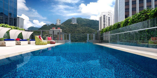 香港29层高楼上的部分悬空游泳池，你敢游么？