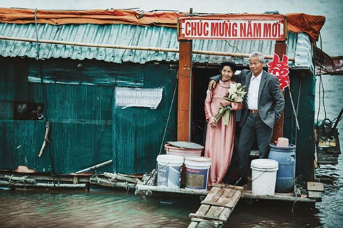越南一对八旬老夫妻风雨了半个世纪,终于办了场婚礼~