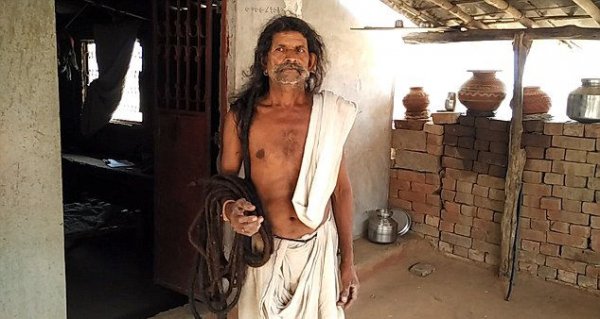 印度男子发长近19米 将申请吉尼斯世界纪录
